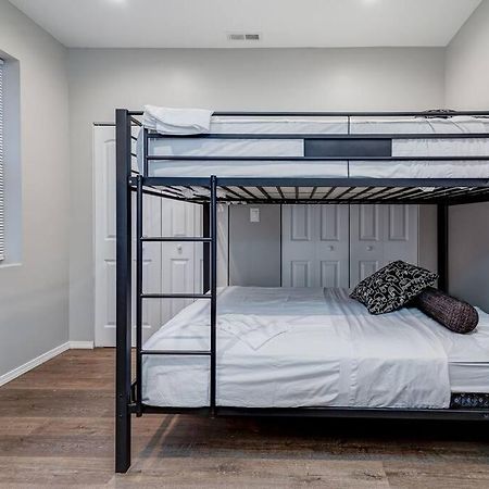 Suite 2 On Southport 4 Queen Beds شيكاغو المظهر الخارجي الصورة